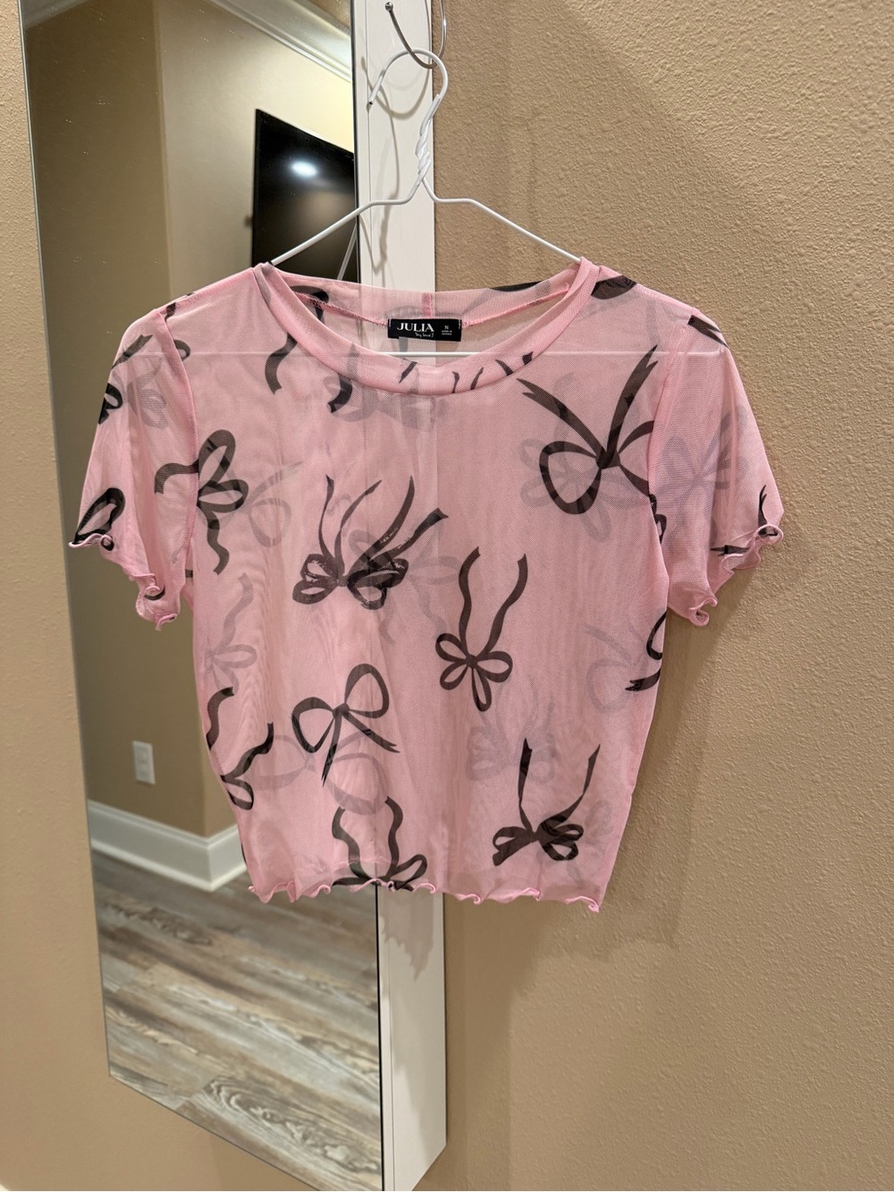 JULIA Pink Sheer Bow-Print Short Sleeve Crop Tee